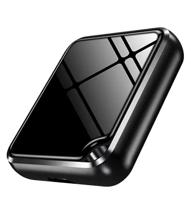 Crni mini diktafon – kompaktan audio snimač sa 16GB memorije