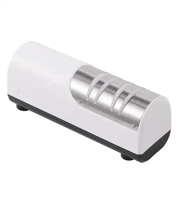 Beli električni oštrač noževa sa 304 inox pločom i tri V-utora za grubo i fino brušenje, pogled s leve strane.