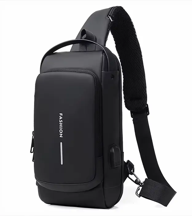 UrbanEdge – moderna crossbody torba sa bravicom i USB priključkom